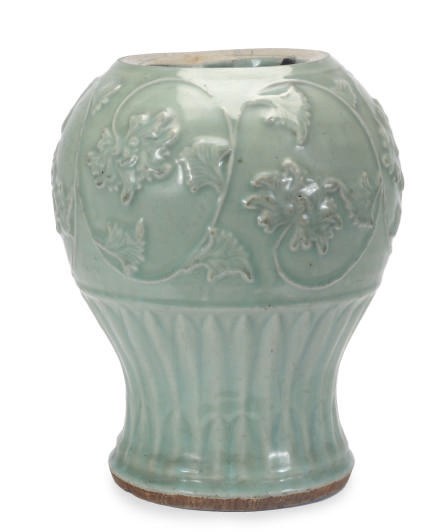 A CHINESE PORCELAIN LONGQUAN CELADON GLAZED BALUSTER VASE,