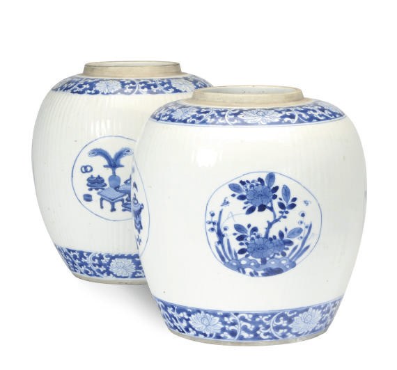 A PAIR OF CHINESE PORCELAIN BLUE AND WHITE GINGER JARS,