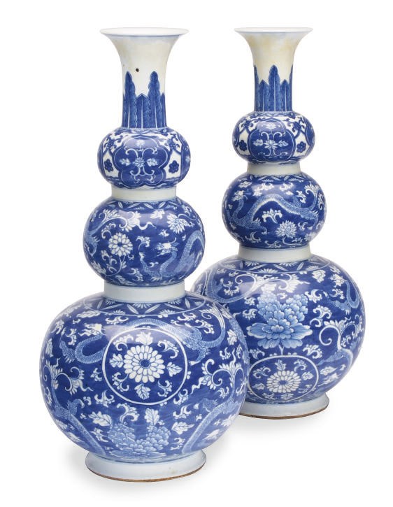 A PAIR OF CHINESE PORCELAIN BLUE AND WHITE TRIPLE-GOURD FORM VASES,
