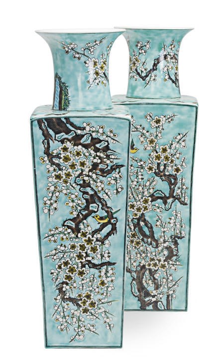 A PAIR OF CHINESE PORCELAIN FAMILLE VERT SQUARE VASES