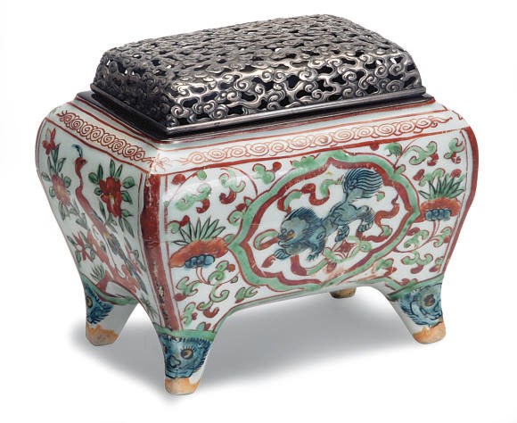 A PORCELAIN WUCAI CENSER AND A JAPANESE SILVERED-METAL COVER,