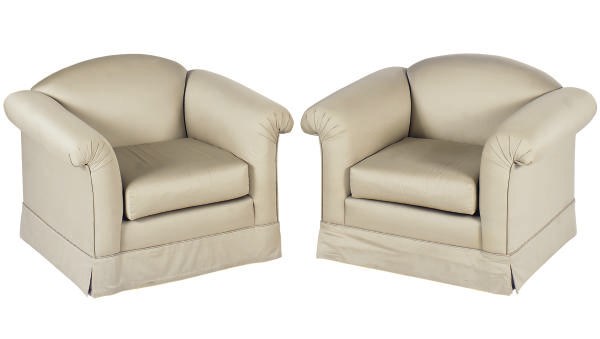 A PAIR OF GREY UPHOLSTERED CLUB CHAIRS,