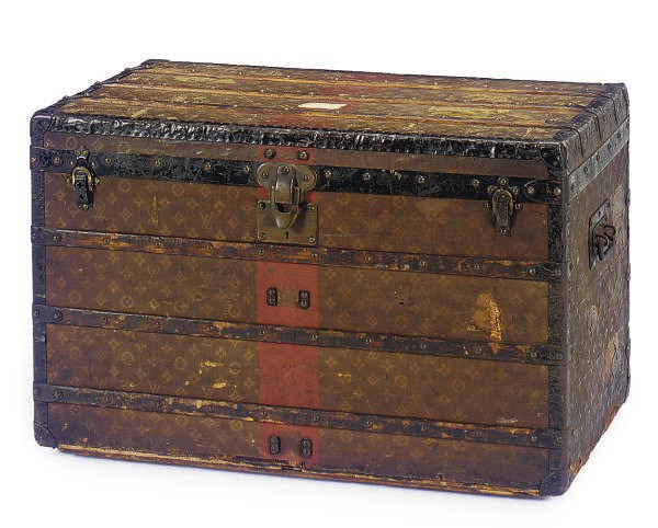 A LOUIS VUITTON TRUNK,