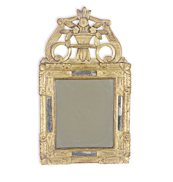 A FRENCH GILTWOOD MIRROR,