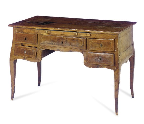 AN ITALIAN INLAID WALNUT WRITING BUREAU,