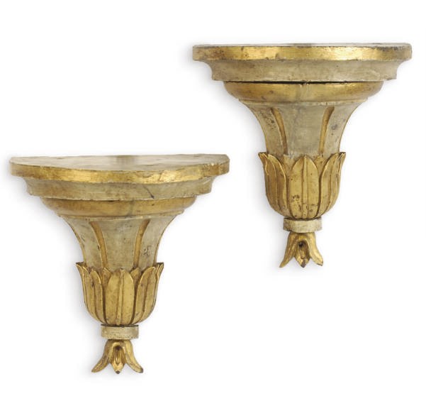 A PAIR OF CREAM-PAINTED AND PARCEL-GILT WALL BRACKETS,