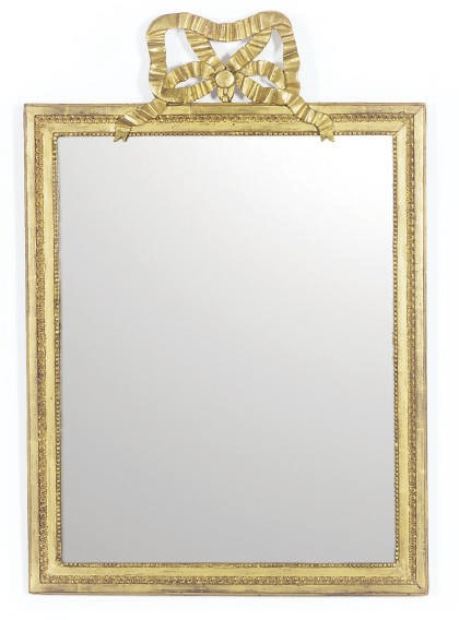 A CONTINENTAL GILTWOOD MIRROR,