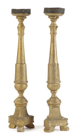 A PAIR OF CONTINENTAL GILTWOOD PRICKET STICKS,