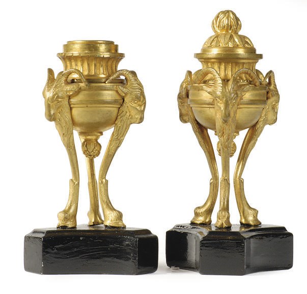 A PAIR OF FRENCH GILT-BRONZE CASSOLETTES,