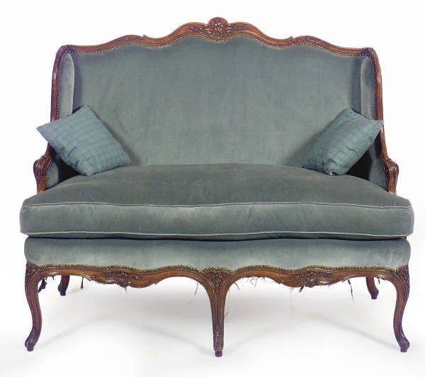 A LOUIS XV BEECHWOOD AND UPHOLSTERED SERPENTINE CANAPE,