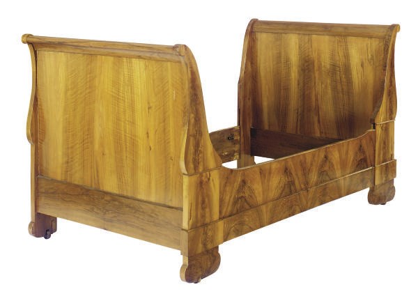 A FRENCH WALNUT LIT D'ALCOVE,