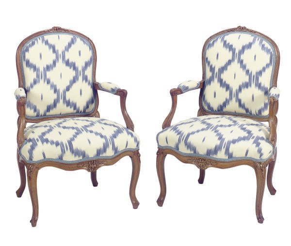 A PAIR OF LOUIS XV WALNUT AND UPHOLSTERED FAUTEUILS,