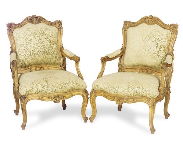 A PAIR OF FRENCH CARVED BEECHWOOD FAUTEUILS,