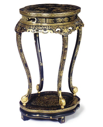 A CHINESE EXPORT BLACK-PAINTED AND PARCEL-GILT SIDE TABLE,