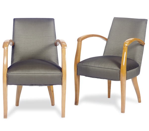 A PAIR OF FRENCH BIRCH AND HORSEHAIR-UPHOLSTERED ARMCHAIRS,