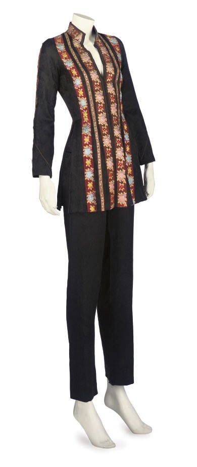 THEA PORTER COUTURE
A SILK ORIENTAL-STYLE TROUSER SUIT