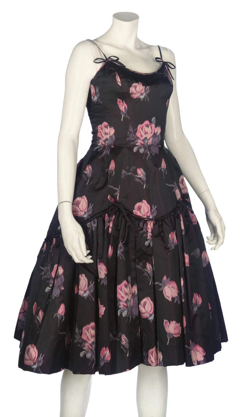 CHRISTIAN DIOR PARIS BOUTIQUE
A FULL SKIRTED PROM DRESS