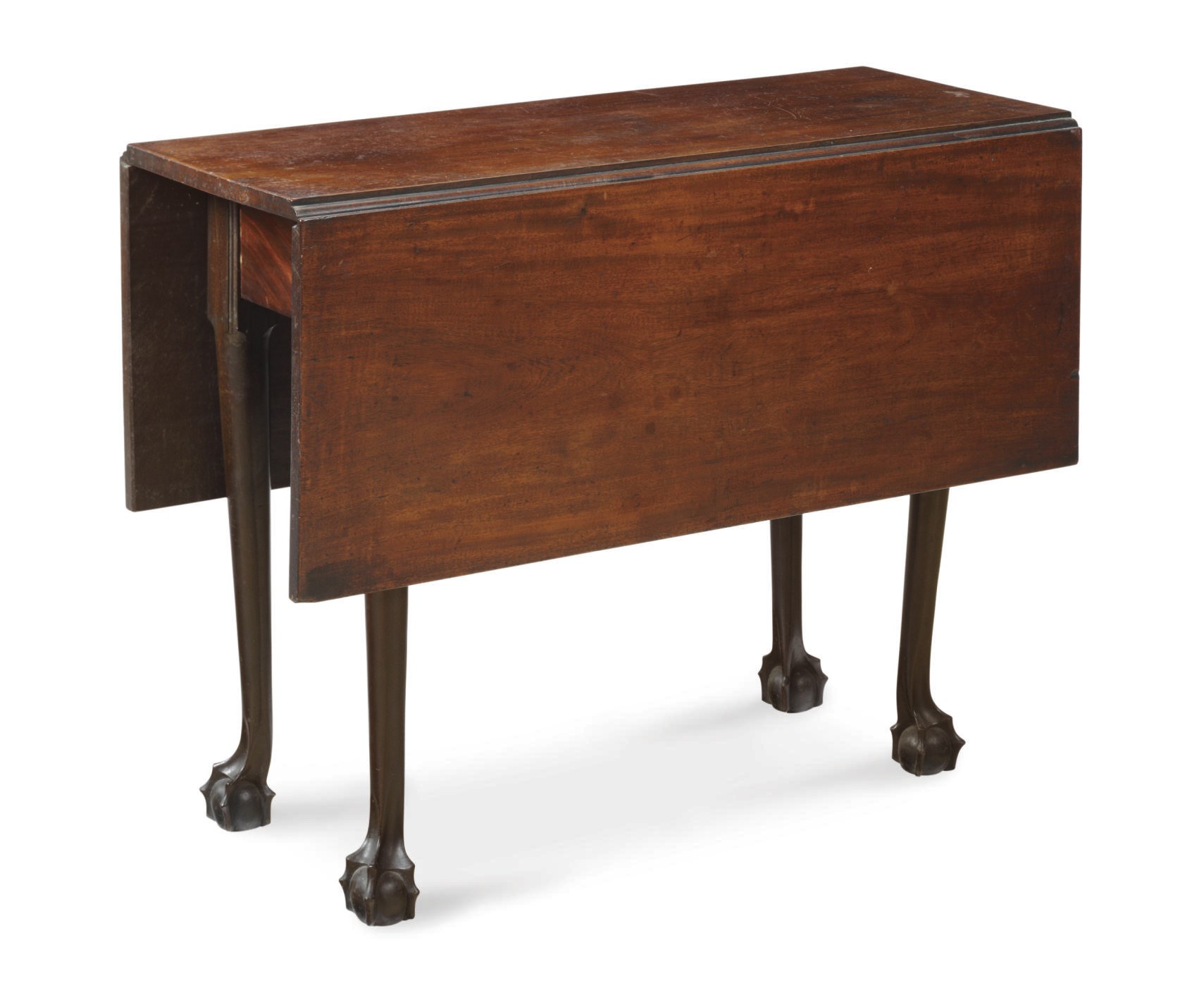 A CHIPPENDALE MAHOGANY DROP-LEAF TABLE