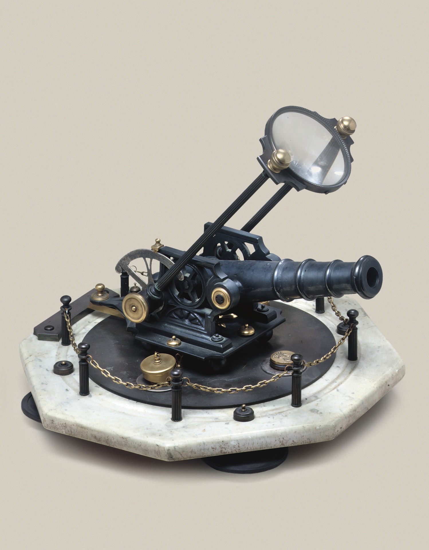 A large Portuguese cannon dial