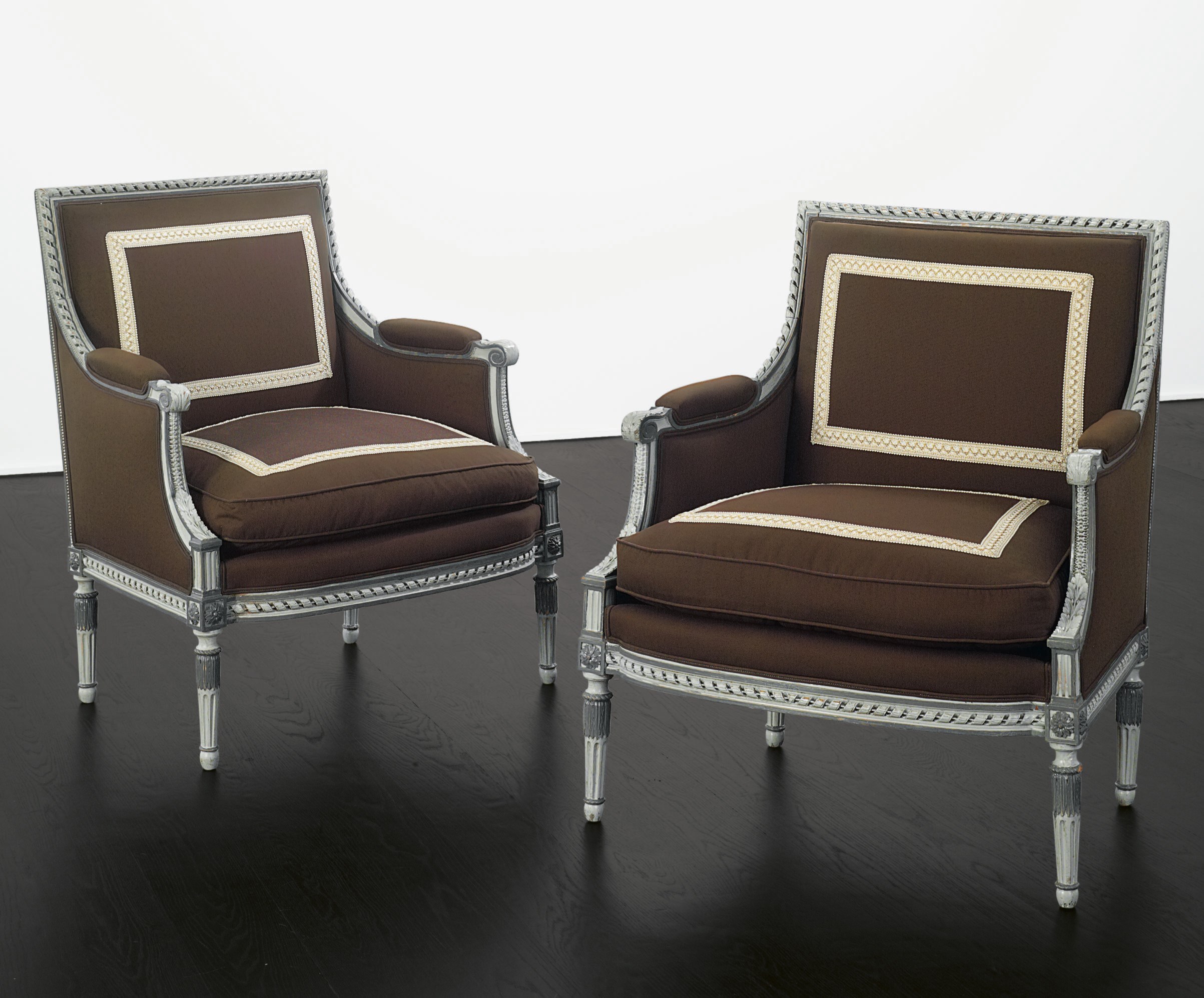 A PAIR OF FRENCH GREY-PAINTED BERGERES