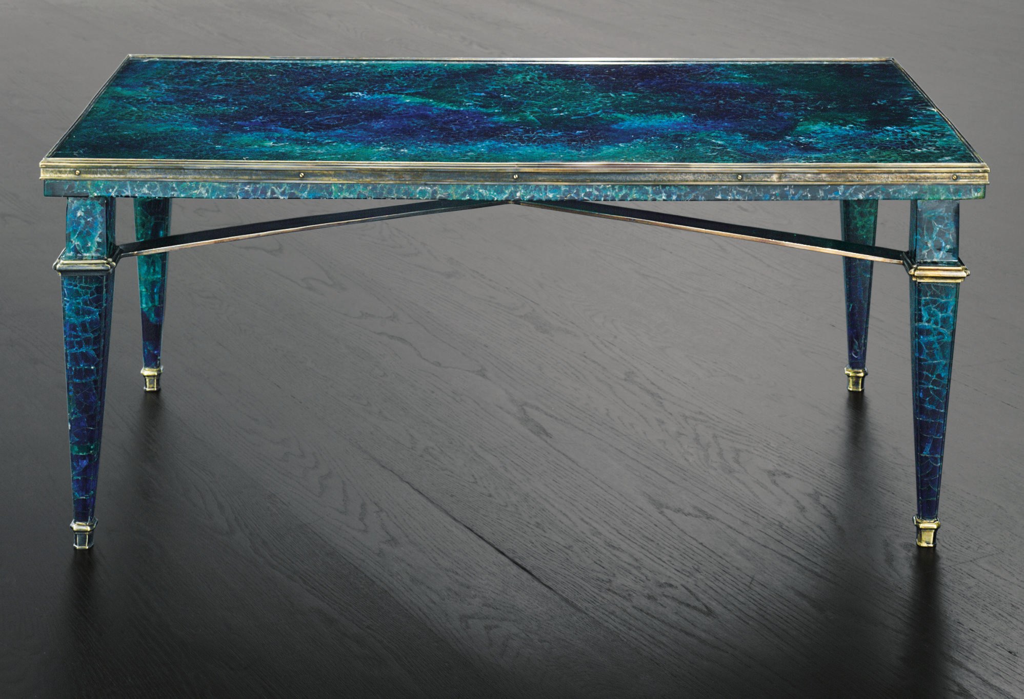 A FRENCH ORMOLU-MOUNTED GREEN AND BLUE RESIN COCKTAIL TABLE