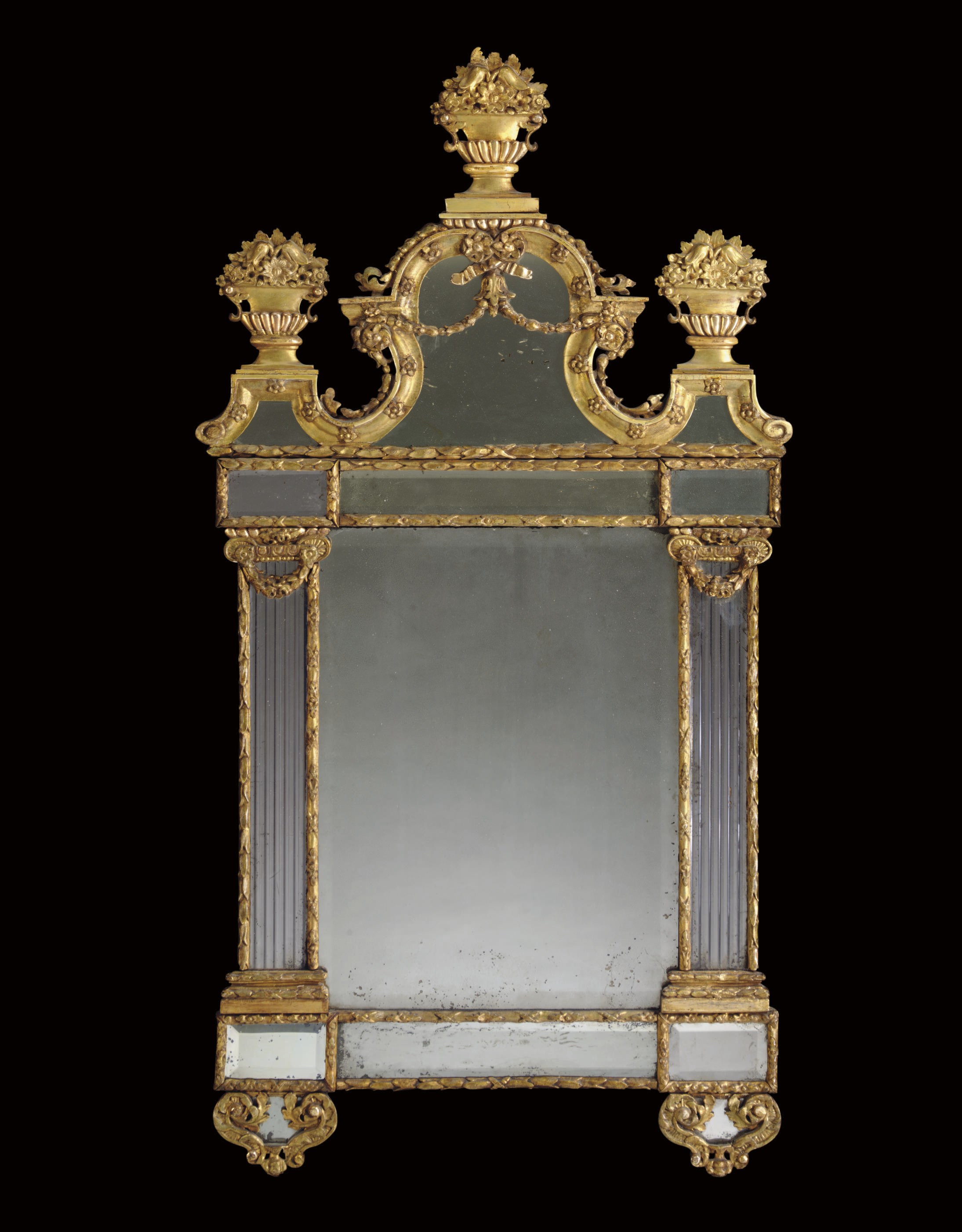 A GERMAN GILTWOOD MIRROR