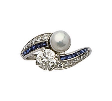 BAGUE "TOI ET MOI" PERLE, SAPHIRS ET DIAMANTS, PAR MARCUS & CO.