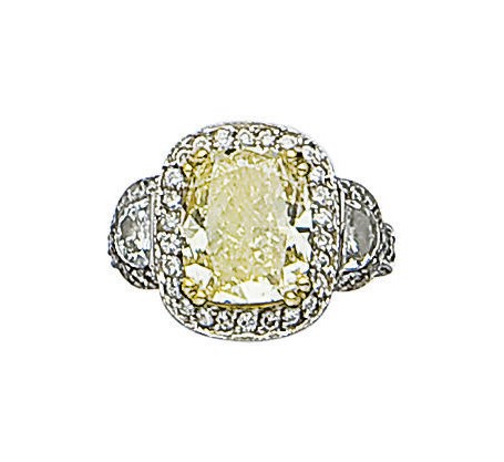 BAGUE DIAMANT DE COULEUR ET DIAMANTS
