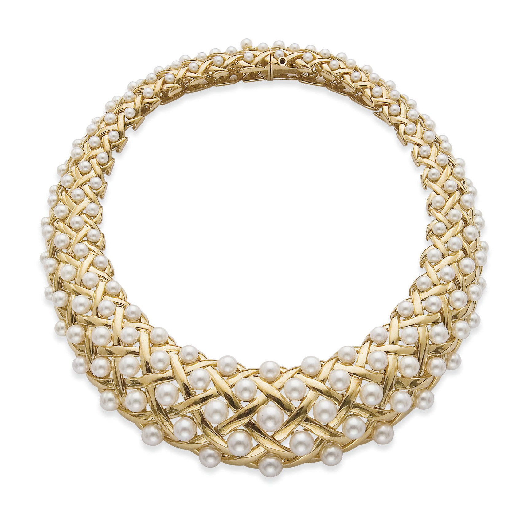 PAIRE DE CLIPS D'OREILLES ET BAGUE "MATELASSE", PAR CHANEL