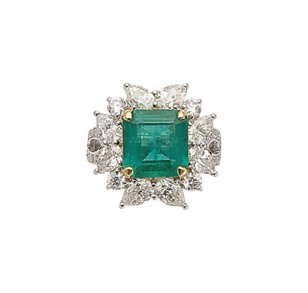 BAGUE EMERAUDE ET DIAMANTS