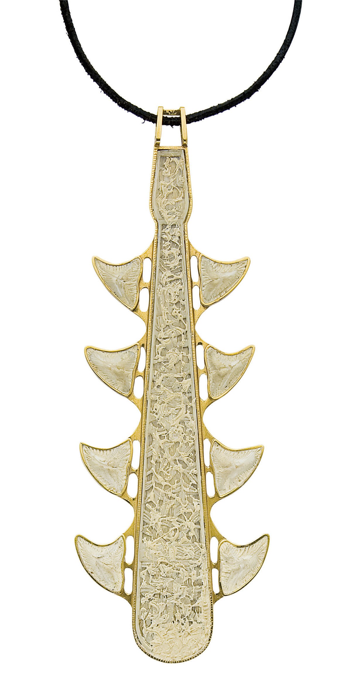 PENDENTIF EN OR ET DENTS
