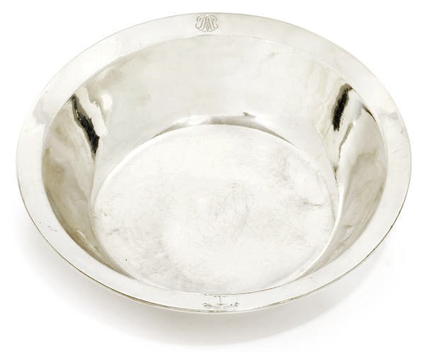 AN EARLY VICTORIAN SILVER BOWL, POSSIBLY FOR A DOG