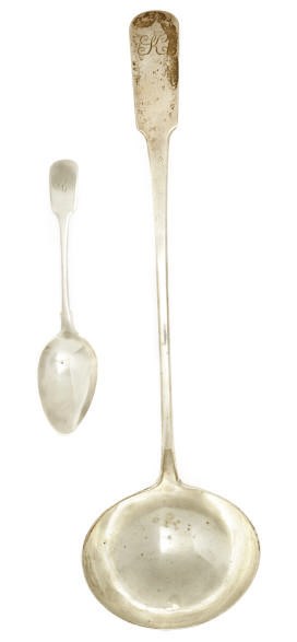 A GEORGE III SCOTTISH PROVINCIAL SILVER FIDDLE PATTERN SOUP LADLE