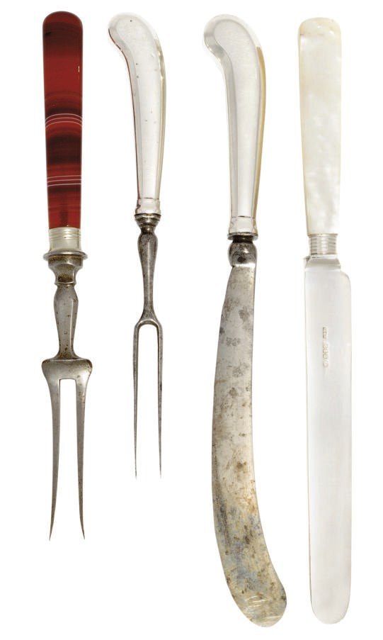 A MIXED GROUP OF SILVER CUTLERY