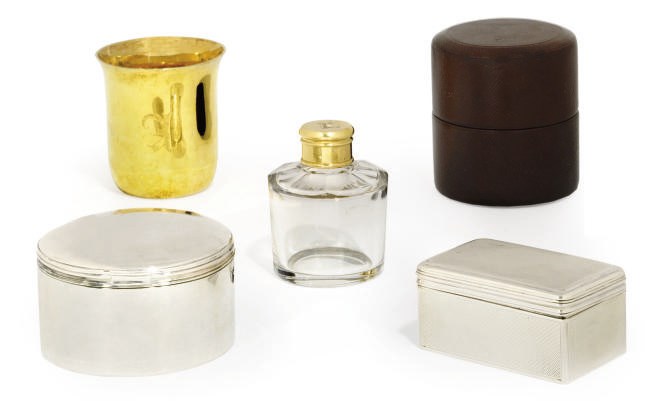 A DUTCH SILVER-GILT SHAVING SET