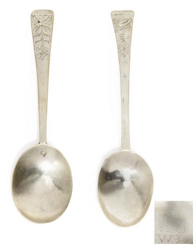TWO CHARLES II UNASCRIBED SILVER WEST COUNTRY PURITAN SPOONS OF BARNSTAPLE TYPE