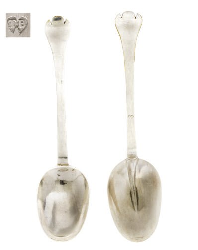 A PAIR OF WILLIAM III UNASCRIBED PROVINCIAL SILVER TREFID SPOONS
