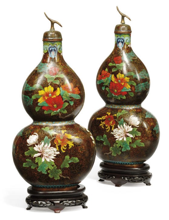 A PAIR OF CHINESE CLOISONNE ENAMELLED VASES AND COVERS