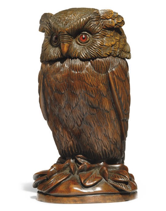 A CARVED WOOD NOVELTY OWL TOBACCO JAR