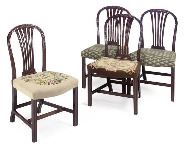 A SET OF FOUR MAHOGANY DINING CHAIRS
