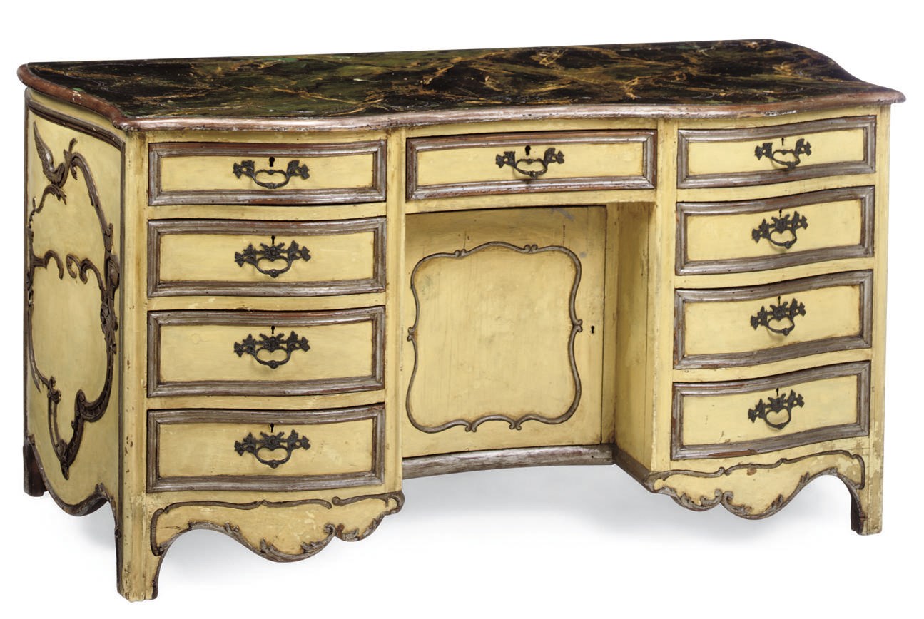 A VENETIAN PAINTED SERPENTINE DRESSING TABLE