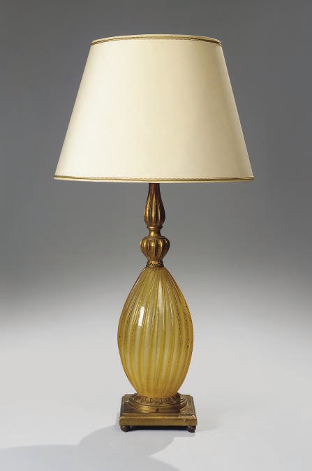 LAMPE DE TABLE