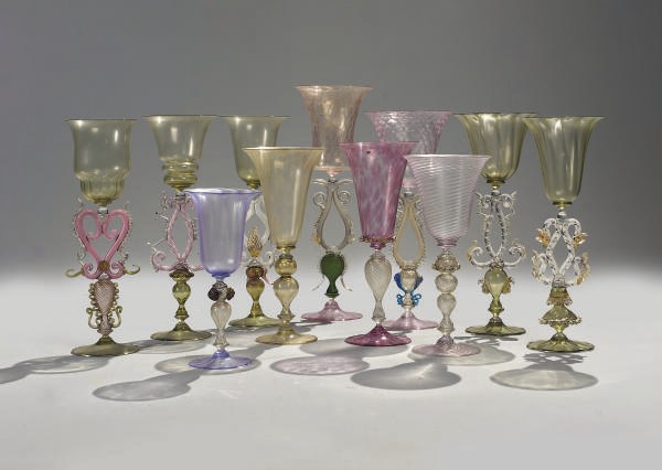 ENSEMBLE DE ONZE VERRES
