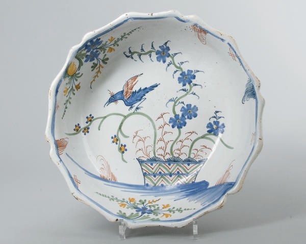 SALADIER EN FAIENCE FRANCAISE (NEVERS) DU XVIIIEME SIECLE