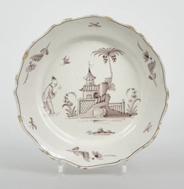 ASSIETTE EN FAIENCE FRANCAISE (LUNEVILLE) DU XVIIIEME SIECLE
