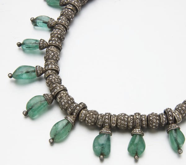 COLLIER INDIEN EMERAUDES