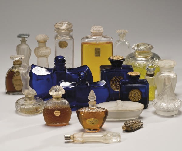 LOT DE FLACONS DE PARFUM ANCIENS