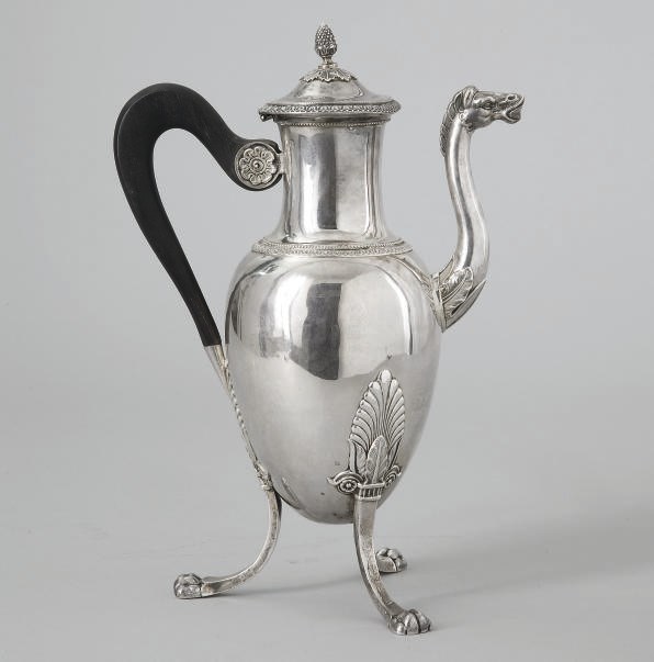 CAFETIERE EN ARGENT