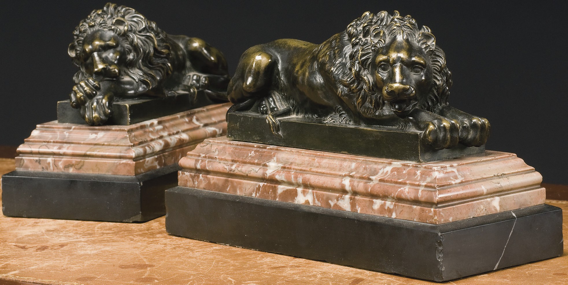 PAIRE DE LIONS DU XIXEME SIECLE