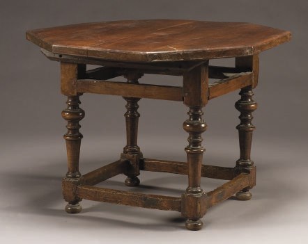 TABLE EN PARTIE DU XVIIEME SIECLE